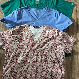 Scrub Set Floral and Solid Scrub Tops Set